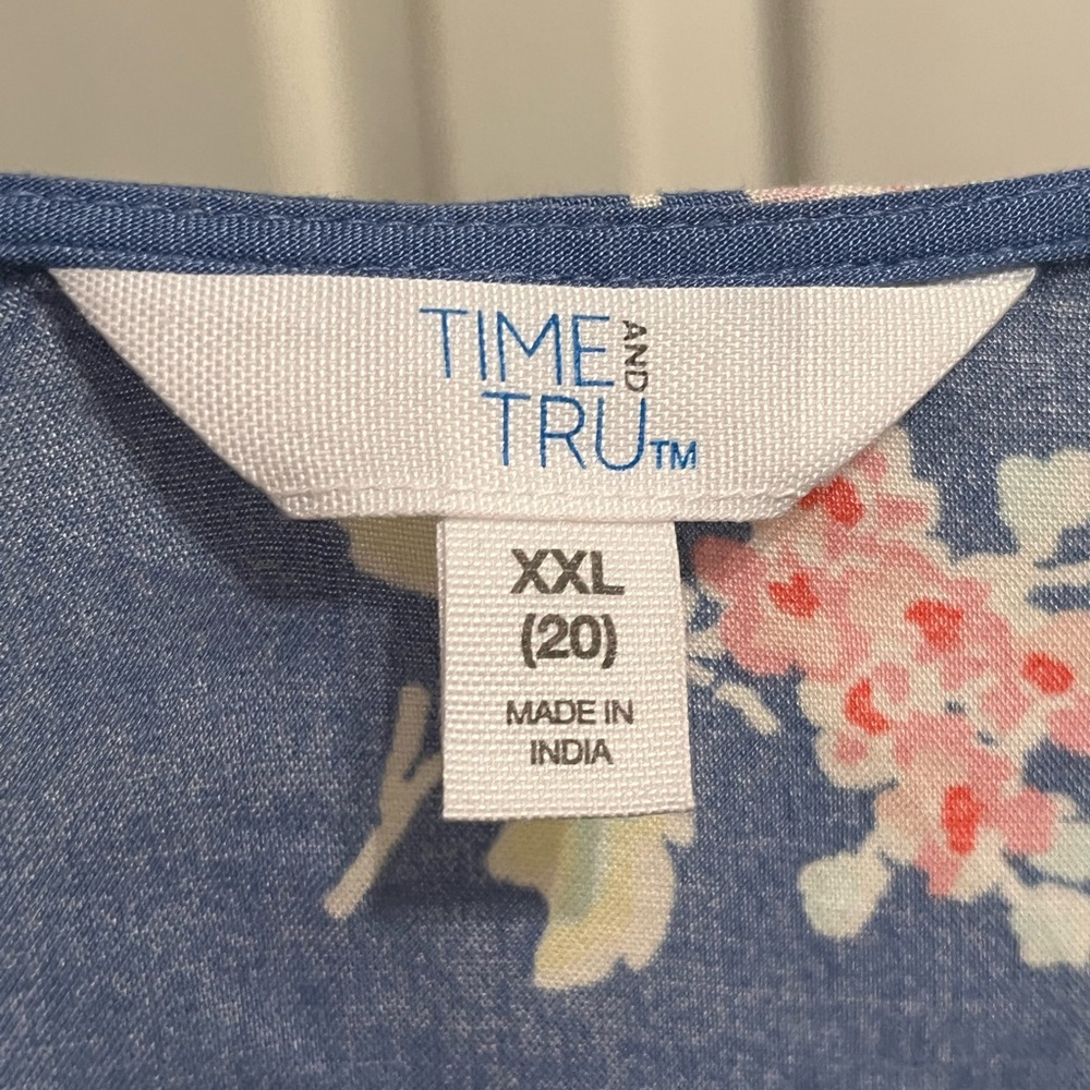 Time and Tru Blue Floral Blouse XXL